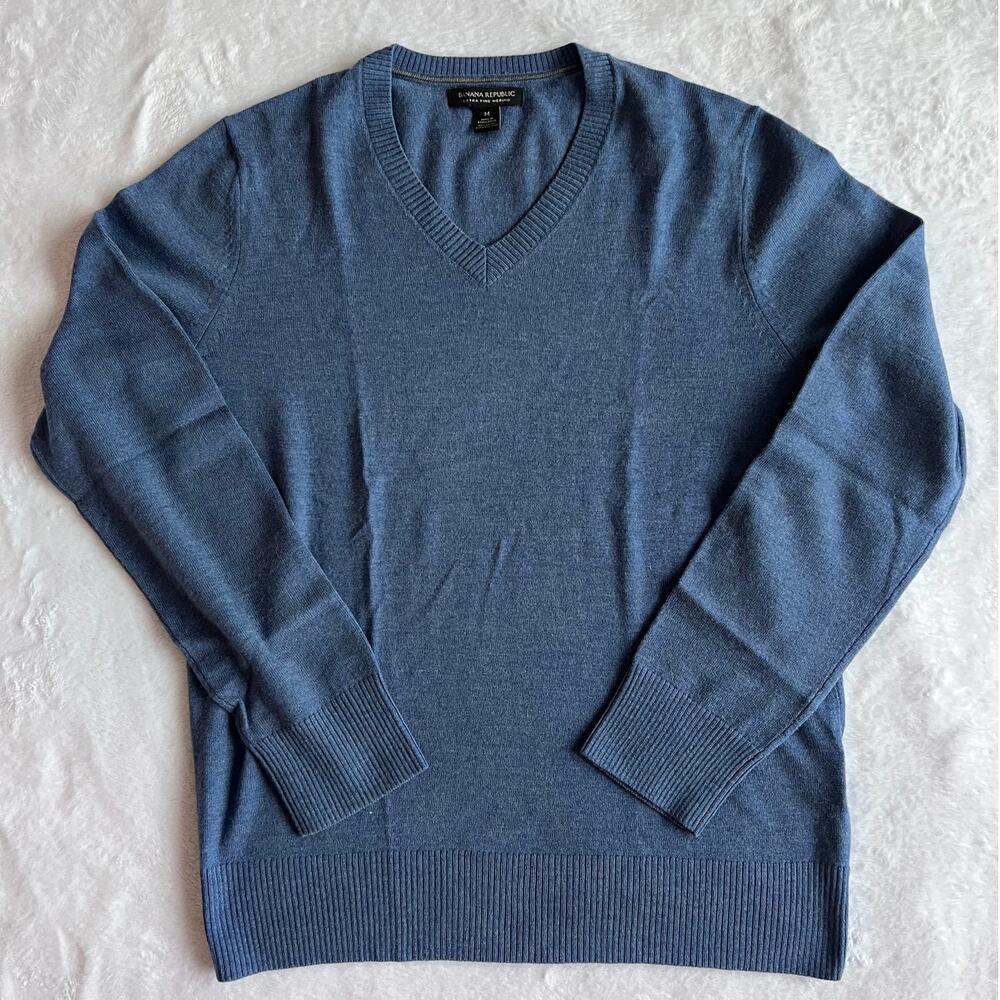Banana Republic Extra Fine Merino Wool V-Neck Sweater Blue Men's Medium